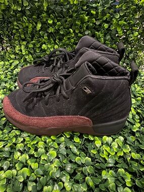 Jordan Kids Black and Burgundy Sneakers
